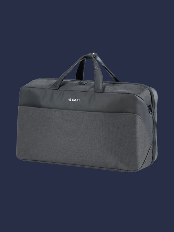 EZRI Weekender water-resistant duffle bag for business trips